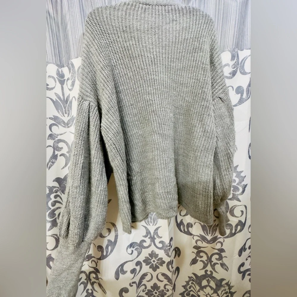 EUC‎ Topshop Cable Knit Gray Women's Cardigan Size M